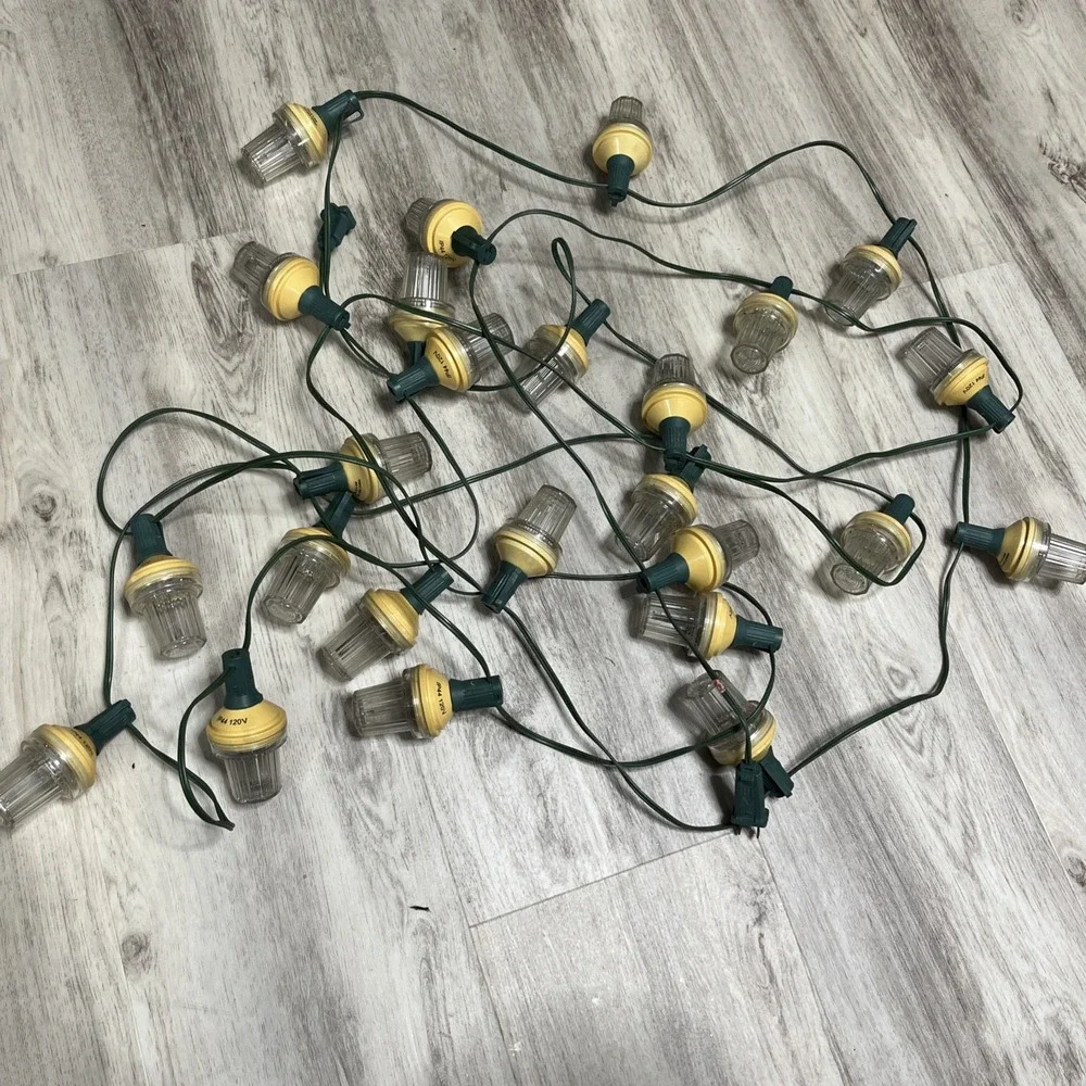 25 Pcs 120v Strobe C9 Christmas Lights Outdoor Waterproof Incandescent‎ White